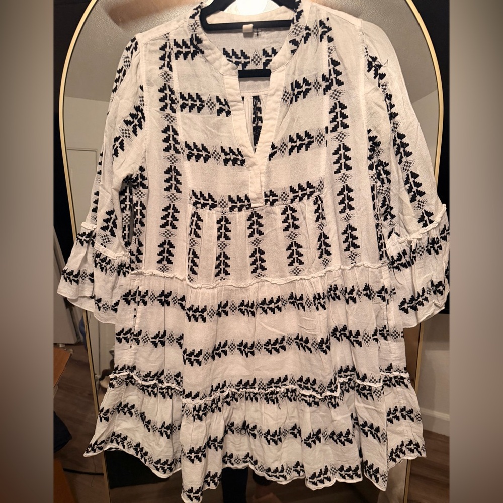 Elan Black and White Long Sleeve Dress